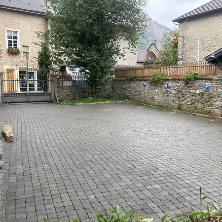 Готель A Deux Pas Du Rheby Villebois Екстер'єр фото